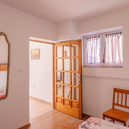 שיבניק Apartments Ema מראה חיצוני תמונה