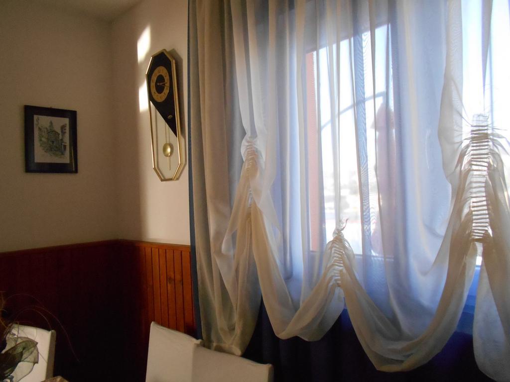 שיבניק Apartments Ema מראה חיצוני תמונה