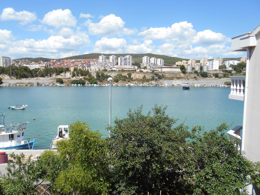 שיבניק Apartments Ema מראה חיצוני תמונה